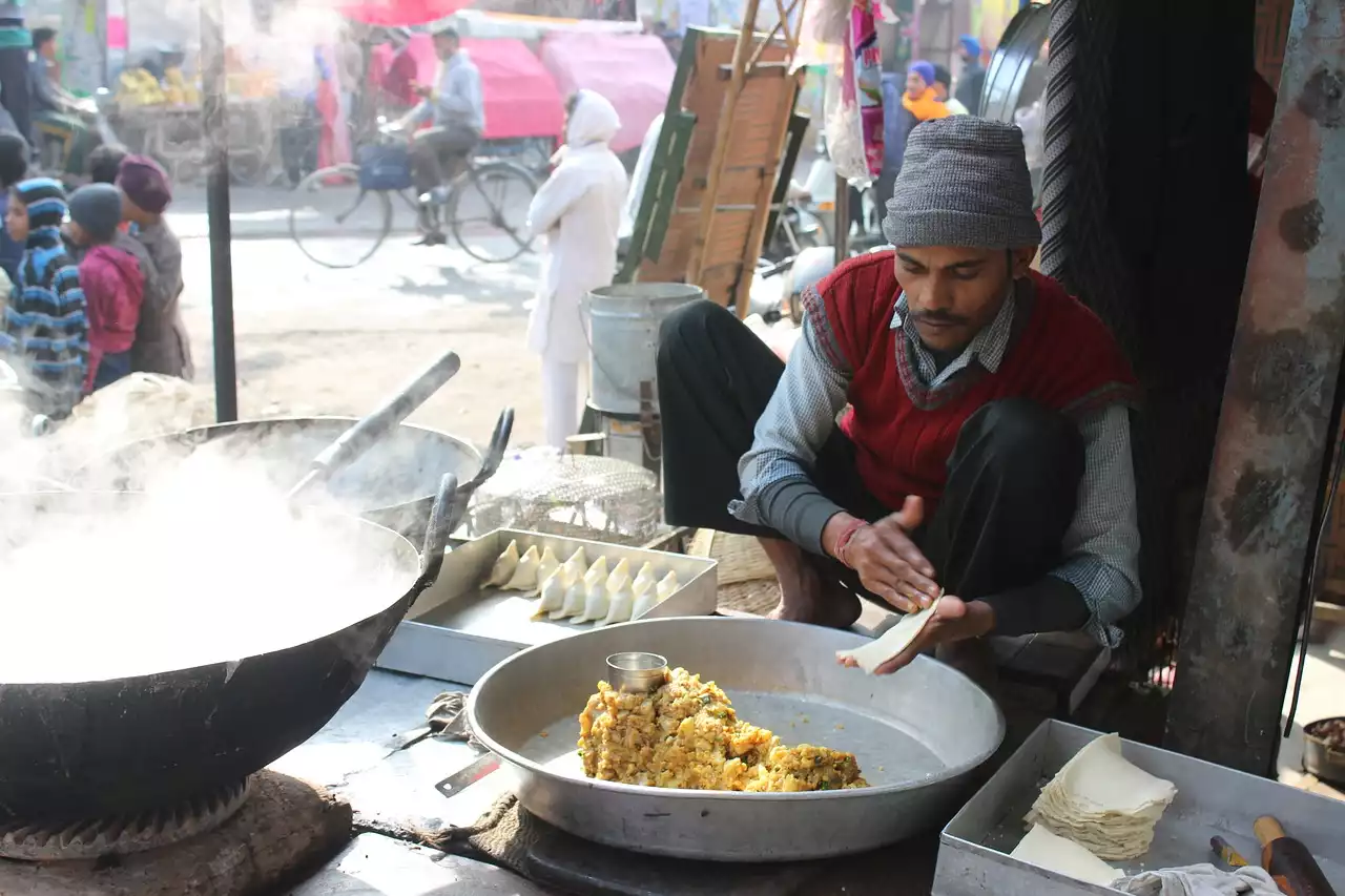 رحلة ممتعة عبر تراث الطهي الهندي: استكشاف عالم غني بالحلويات الهندية